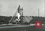 Standbild A-4 Rakete Peenemunde Deutschland, 1943, aus Sekunde 30 historischem Filmmaterial Videoclip 65675062550