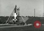 Standbild A-4 Rakete Peenemunde Deutschland, 1943, aus Sekunde 33 historischem Filmmaterial Videoclip 65675062550