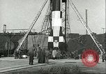 Standbild A-4 Rakete Peenemunde Deutschland, 1943, aus Sekunde 42 historischem Filmmaterial Videoclip 65675062550