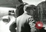 Standbild deutsche Techniker arbeiten an V-2 Rakete Antrieb Blizna Polen, 1944, aus Sekunde 3 historischem Filmmaterial Videoclip 65675062554