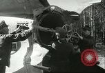Standbild deutsche Techniker arbeiten an V-2 Rakete Antrieb Blizna Polen, 1944, aus Sekunde 12 historischem Filmmaterial Videoclip 65675062554