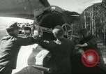 Standbild deutsche Techniker arbeiten an V-2 Rakete Antrieb Blizna Polen, 1944, aus Sekunde 21 historischem Filmmaterial Videoclip 65675062554