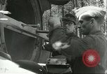 Standbild deutsche Techniker arbeiten an V-2 Rakete Antrieb Blizna Polen, 1944, aus Sekunde 43 historischem Filmmaterial Videoclip 65675062554