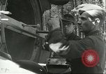 Standbild deutsche Techniker arbeiten an V-2 Rakete Antrieb Blizna Polen, 1944, aus Sekunde 47 historischem Filmmaterial Videoclip 65675062554