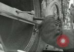 Standbild deutsche Techniker arbeiten an V-2 Rakete Antrieb Blizna Polen, 1944, aus Sekunde 49 historischem Filmmaterial Videoclip 65675062554