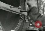 Standbild deutsche Techniker arbeiten an V-2 Rakete Antrieb Blizna Polen, 1944, aus Sekunde 51 historischem Filmmaterial Videoclip 65675062554