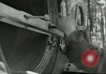 Standbild deutsche Techniker arbeiten an V-2 Rakete Antrieb Blizna Polen, 1944, aus Sekunde 58 historischem Filmmaterial Videoclip 65675062554
