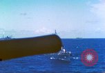 Immagine di Cacciatorpediniere USS Frazier DD-607 Tarawa Isole Gilbert, 1944, secondo 18 filmato di repertorio 65675062566