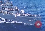 Immagine di Cacciatorpediniere USS Frazier DD-607 Tarawa Isole Gilbert, 1944, secondo 49 filmato di repertorio 65675062566
