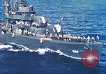 Immagine di Cacciatorpediniere USS Frazier DD-607 Tarawa Isole Gilbert, 1944, secondo 59 filmato di repertorio 65675062566
