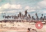 Immagine di Soldati statunitensi Tarawa Isole Gilbert, 1944, secondo 60 filmato di repertorio 65675062567
