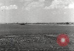 Immagine di 332Fighter Group P-51s sbarco dopo una missione Termoli Italia, 1944, secondo 7 filmato di repertorio 65675062598