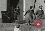 Immagine di I piloti della 332 Gruppo Caccia fuori di testa su una missione Termoli Italia, 1944, secondo 3 filmato di repertorio 65675062599
