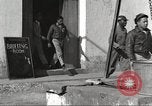 Immagine di I piloti della 332 Gruppo Caccia fuori di testa su una missione Termoli Italia, 1944, secondo 16 filmato di repertorio 65675062599