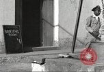Immagine di I piloti della 332 Gruppo Caccia fuori di testa su una missione Termoli Italia, 1944, secondo 20 filmato di repertorio 65675062599