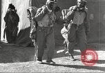Immagine di I piloti della 332 Gruppo Caccia fuori di testa su una missione Termoli Italia, 1944, secondo 40 filmato di repertorio 65675062599