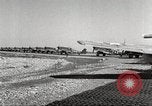 Immagine di I piloti della 332 Gruppo Caccia fuori di testa su una missione Termoli Italia, 1944, secondo 54 filmato di repertorio 65675062599