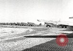 Immagine di I piloti della 332 Gruppo Caccia fuori di testa su una missione Termoli Italia, 1944, secondo 58 filmato di repertorio 65675062599