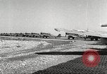 Immagine di I piloti della 332 Gruppo Caccia fuori di testa su una missione Termoli Italia, 1944, secondo 61 filmato di repertorio 65675062599