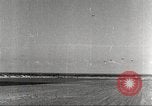 Standbild Squadron der 332 Fighter Group fliegt in Formationen Termoli Italien, 1944, aus Sekunde 8 historischem Filmmaterial Videoclip 65675062600