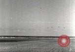 Standbild Squadron der 332 Fighter Group fliegt in Formationen Termoli Italien, 1944, aus Sekunde 9 historischem Filmmaterial Videoclip 65675062600
