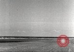Standbild Squadron der 332 Fighter Group fliegt in Formationen Termoli Italien, 1944, aus Sekunde 14 historischem Filmmaterial Videoclip 65675062600