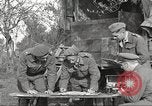Standbild britischen Offiziere Orsogna Italien, 1943, aus Sekunde 4 historischem Filmmaterial Videoclip 65675062603