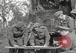 Standbild britischen Offiziere Orsogna Italien, 1943, aus Sekunde 5 historischem Filmmaterial Videoclip 65675062603