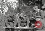Standbild britischen Offiziere Orsogna Italien, 1943, aus Sekunde 7 historischem Filmmaterial Videoclip 65675062603
