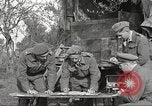 Standbild britischen Offiziere Orsogna Italien, 1943, aus Sekunde 8 historischem Filmmaterial Videoclip 65675062603