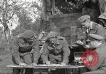 Standbild britischen Offiziere Orsogna Italien, 1943, aus Sekunde 9 historischem Filmmaterial Videoclip 65675062603
