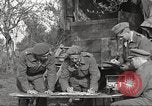 Standbild britischen Offiziere Orsogna Italien, 1943, aus Sekunde 10 historischem Filmmaterial Videoclip 65675062603
