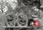 Standbild britischen Offiziere Orsogna Italien, 1943, aus Sekunde 12 historischem Filmmaterial Videoclip 65675062603