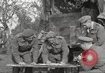 Standbild britischen Offiziere Orsogna Italien, 1943, aus Sekunde 18 historischem Filmmaterial Videoclip 65675062603