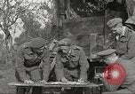 Standbild britischen Offiziere Orsogna Italien, 1943, aus Sekunde 25 historischem Filmmaterial Videoclip 65675062603