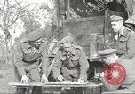 Standbild britischen Offiziere Orsogna Italien, 1943, aus Sekunde 29 historischem Filmmaterial Videoclip 65675062603