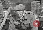 Standbild britischen Offiziere Orsogna Italien, 1943, aus Sekunde 40 historischem Filmmaterial Videoclip 65675062603