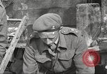Standbild britischen Offiziere Orsogna Italien, 1943, aus Sekunde 41 historischem Filmmaterial Videoclip 65675062603