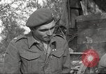 Standbild britischen Offiziere Orsogna Italien, 1943, aus Sekunde 45 historischem Filmmaterial Videoclip 65675062603