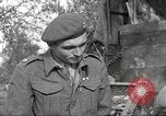 Standbild britischen Offiziere Orsogna Italien, 1943, aus Sekunde 48 historischem Filmmaterial Videoclip 65675062603