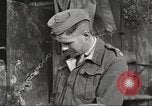 Standbild britischen Offiziere Orsogna Italien, 1943, aus Sekunde 54 historischem Filmmaterial Videoclip 65675062603