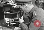 Standbild britischen Offiziere Orsogna Italien, 1943, aus Sekunde 60 historischem Filmmaterial Videoclip 65675062603