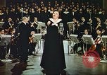 Immagine di Kate Smith cantano a Dio benedica l America United States USA, 1943, secondo 56 filmato di repertorio 65675062626