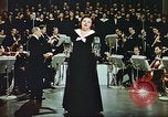 Immagine di Kate Smith cantano a Dio benedica l America United States USA, 1943, secondo 60 filmato di repertorio 65675062626