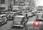 Standbild Kriegszeit-zuständen auf American Home vorne New York City USA, 1943, aus Sekunde 10 historischem Filmmaterial Videoclip 65675062685