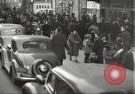 Standbild Kriegszeit-zuständen auf American Home vorne New York City USA, 1943, aus Sekunde 14 historischem Filmmaterial Videoclip 65675062685