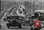 Standbild Kriegszeit-zuständen auf American Home vorne New York City USA, 1943, aus Sekunde 21 historischem Filmmaterial Videoclip 65675062685