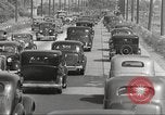 Standbild Kriegszeit-zuständen auf American Home vorne New York City USA, 1943, aus Sekunde 22 historischem Filmmaterial Videoclip 65675062685