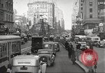 Standbild Kriegszeit-zuständen auf American Home vorne New York City USA, 1943, aus Sekunde 26 historischem Filmmaterial Videoclip 65675062685