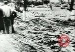 Standbild Sowjetische Massaker von Katyn Massengrab Winniza in der Ukraine Sowjetunion, 1943, aus Sekunde 8 historischem Filmmaterial Videoclip 65675062699